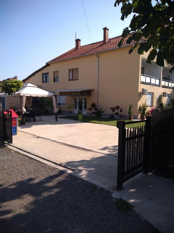 Apartments Kuca Aleksic Nis Exterior foto