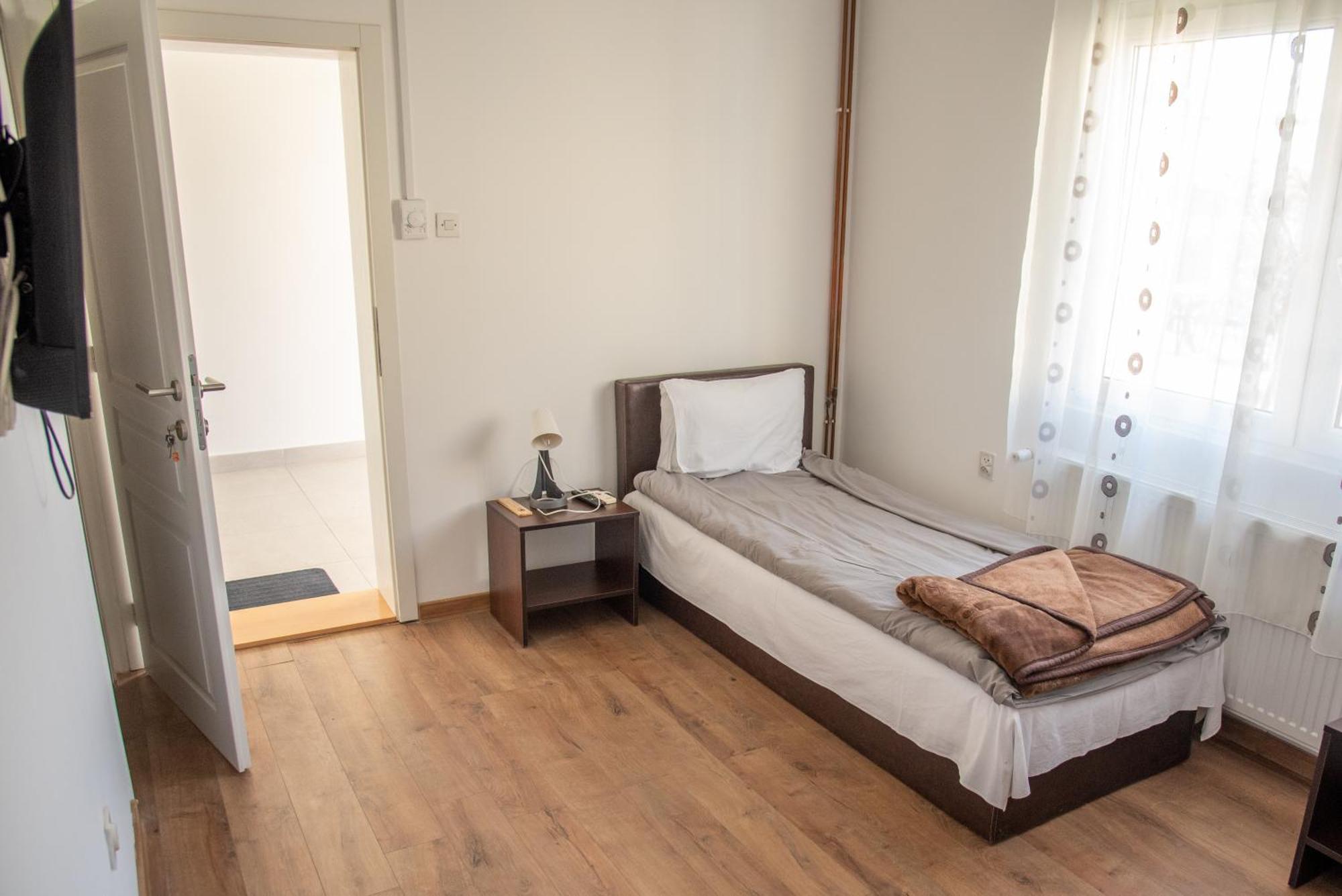 Apartments Kuca Aleksic Nis Exterior foto