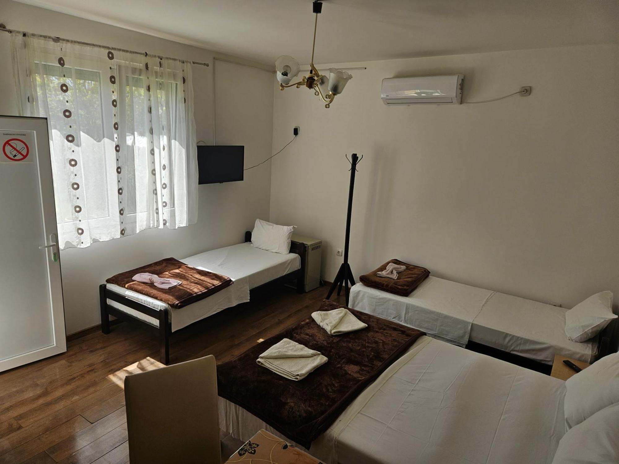 Apartments Kuca Aleksic Nis Exterior foto