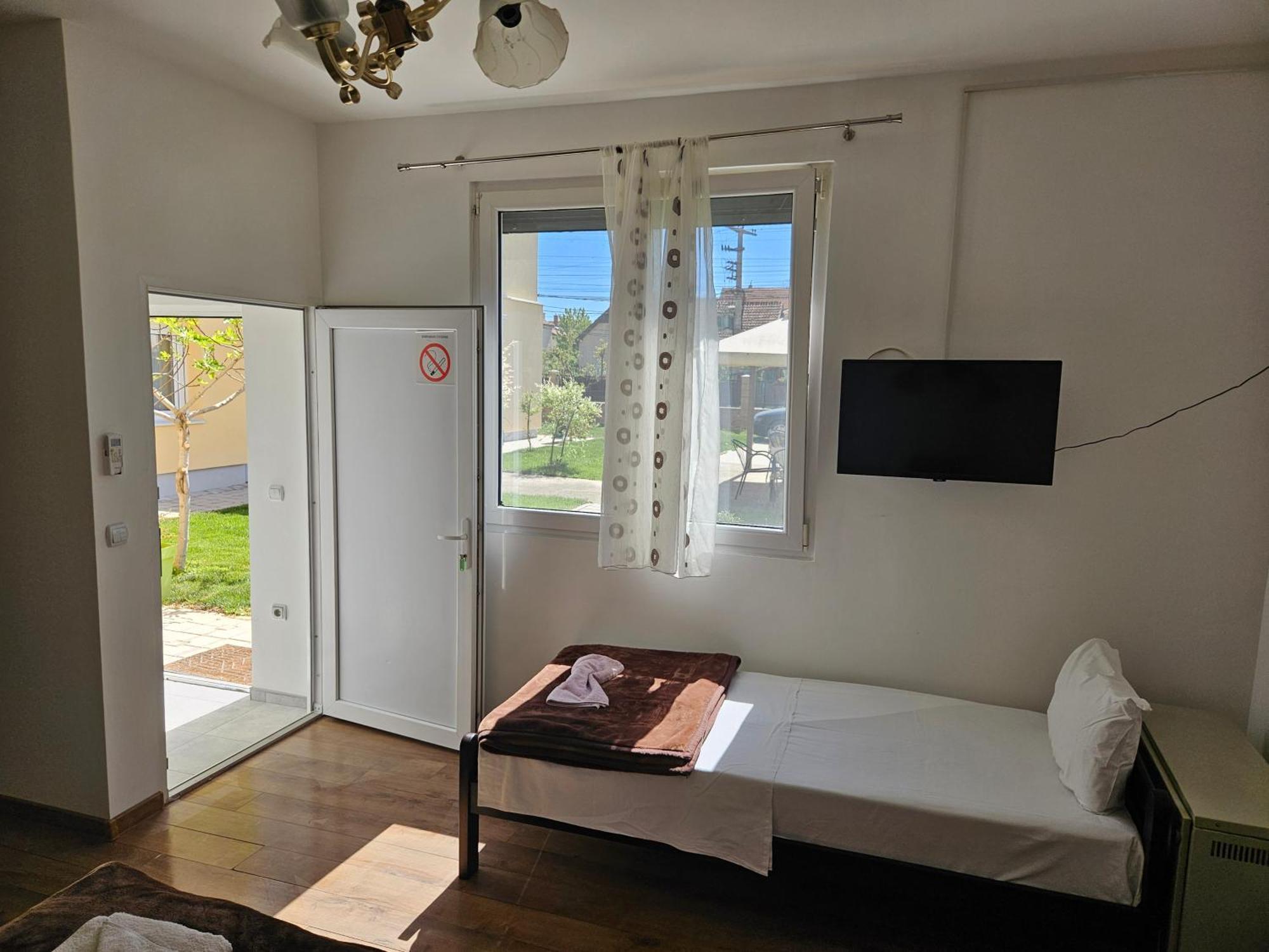 Apartments Kuca Aleksic Nis Exterior foto