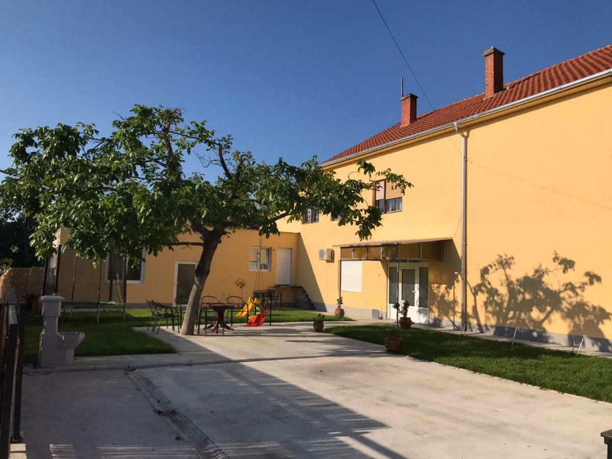 Apartments Kuca Aleksic Nis Exterior foto